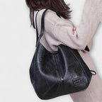 Reniva – Vintage Shoulder Bag with a Clear Line