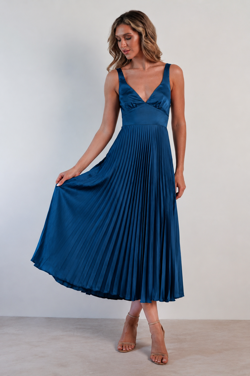 MALKA | Stylish Maxi Dress with Delicate Drape